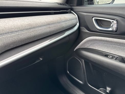 Used 2022 Jeep Compass Latitude FWD image 27