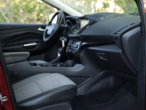 Used 2018 Ford Escape SE w/ Ford Safe & Smart Package AWD/4WD image 27