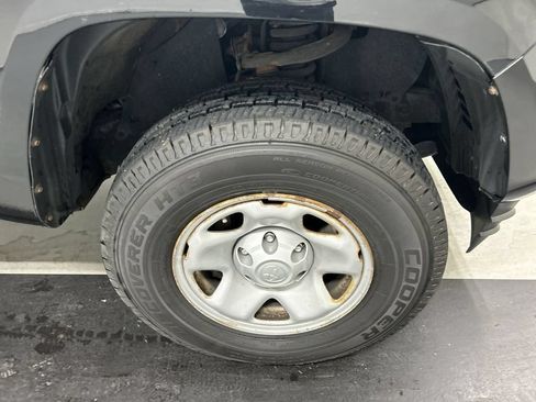 Used 2019 Toyota Tacoma SR w/ SR Convenience Package AWD/4WD image 8