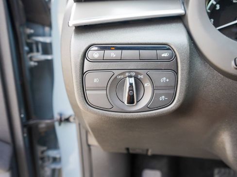 Certified 2023 INFINITI QX55 Essential image 18