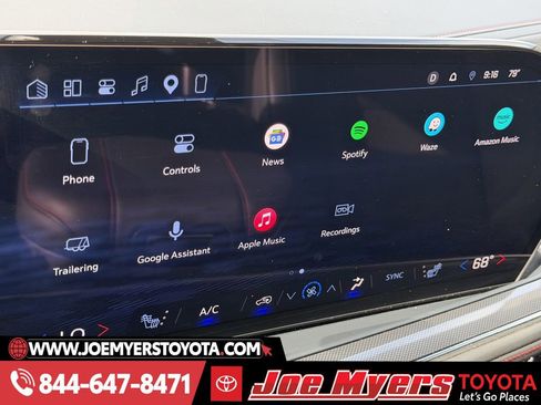 Used 2025 Chevrolet Suburban RST w/ Comfort Package image 18