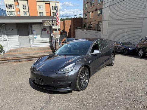 Used 2019 Tesla Model 3 Long Range AWD/4WD image 3