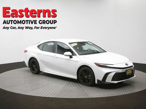 Used 2025 Toyota Camry SE w/ Convenience Package FWD image 48