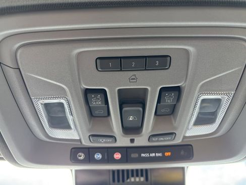 Used 2025 GMC Sierra 2500 SLT w/ SLT Premium Package image 44