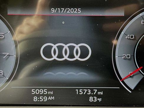 Certified 2025 Audi Q5 2.0T Premium Plus w/ Premium Plus Package image 12
