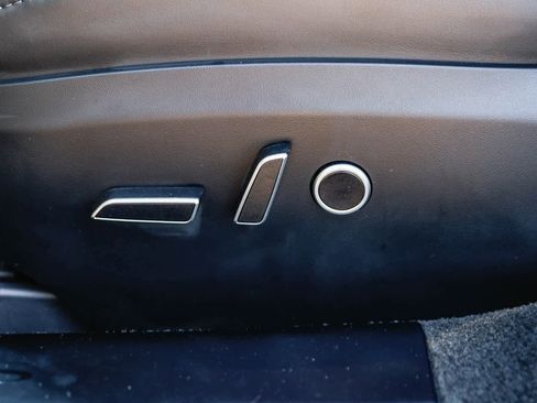 Used 2022 Tesla Model S Plaid image 21