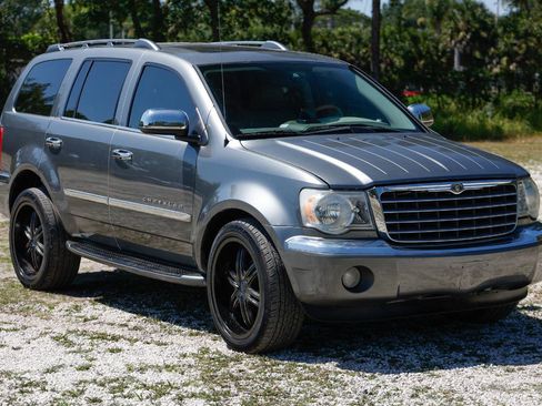 Used 2007 Chrysler Aspen Limited AWD/4WD image 15