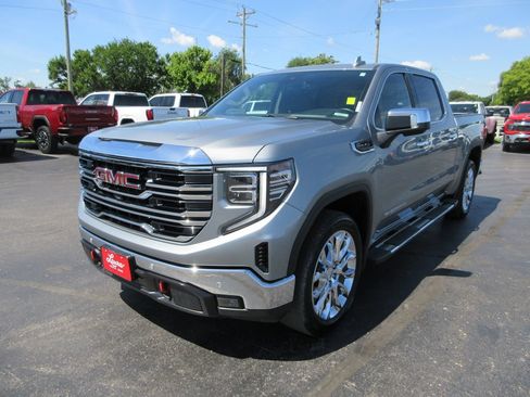 Certified 2023 GMC Sierra 1500 SLT w/ SLT Premium Plus Package AWD/4WD image 11