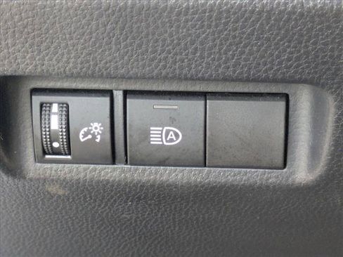 Used 2021 Toyota RAV4 XLE FWD image 12
