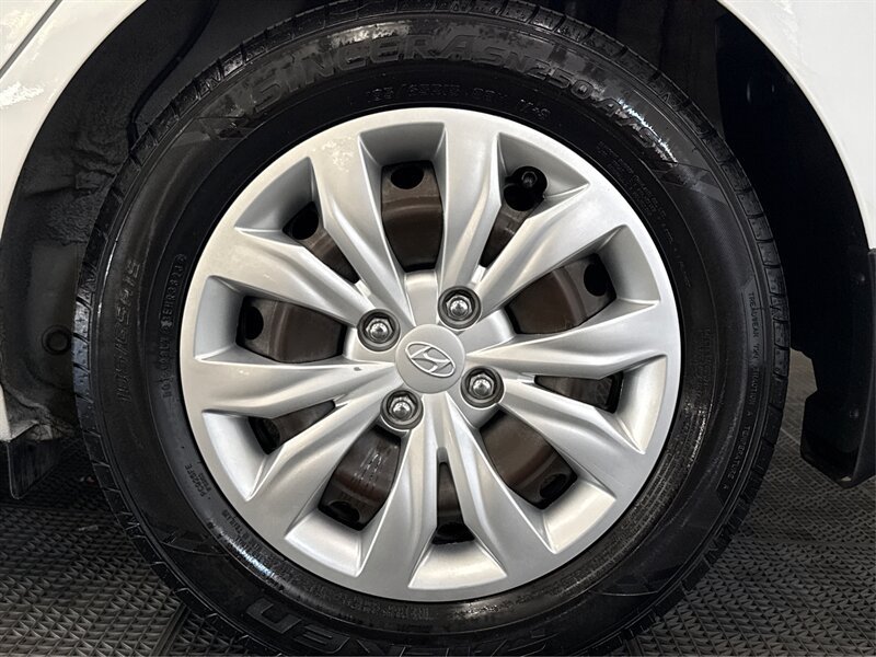 Used 2018 Hyundai Accent SE FWD image 16