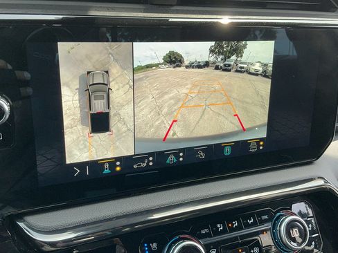 Used 2022 GMC Sierra 1500 AT4 w/ AT4 Premium Package AWD/4WD image 12