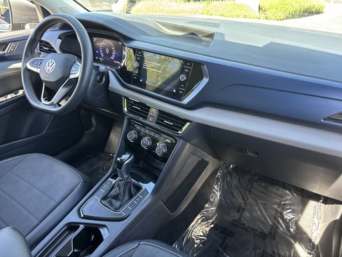 Used 2023 Volkswagen Taos SE image 10