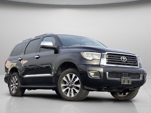 Used 2022 Toyota Sequoia Limited image 2