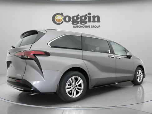 New 2026 Toyota Sienna Limited FWD image 17