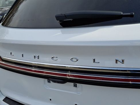 Used 2023 Lincoln Nautilus Reserve image 28