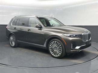 Used 2021 BMW X7 xDrive40i w/ Premium Package video 1