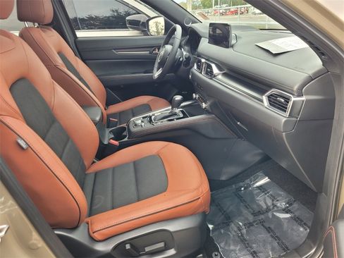 Certified 2025 MAZDA CX-5 Carbon Edition image 17