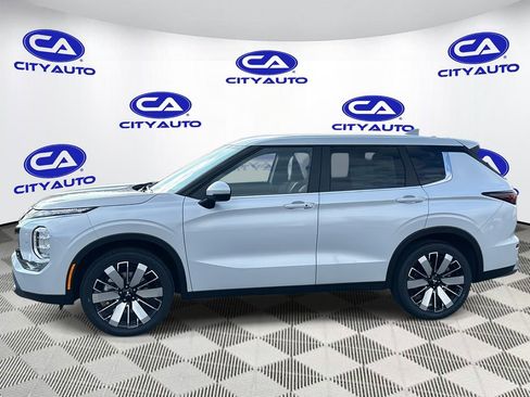 New 2026 Mitsubishi Outlander SE image 6