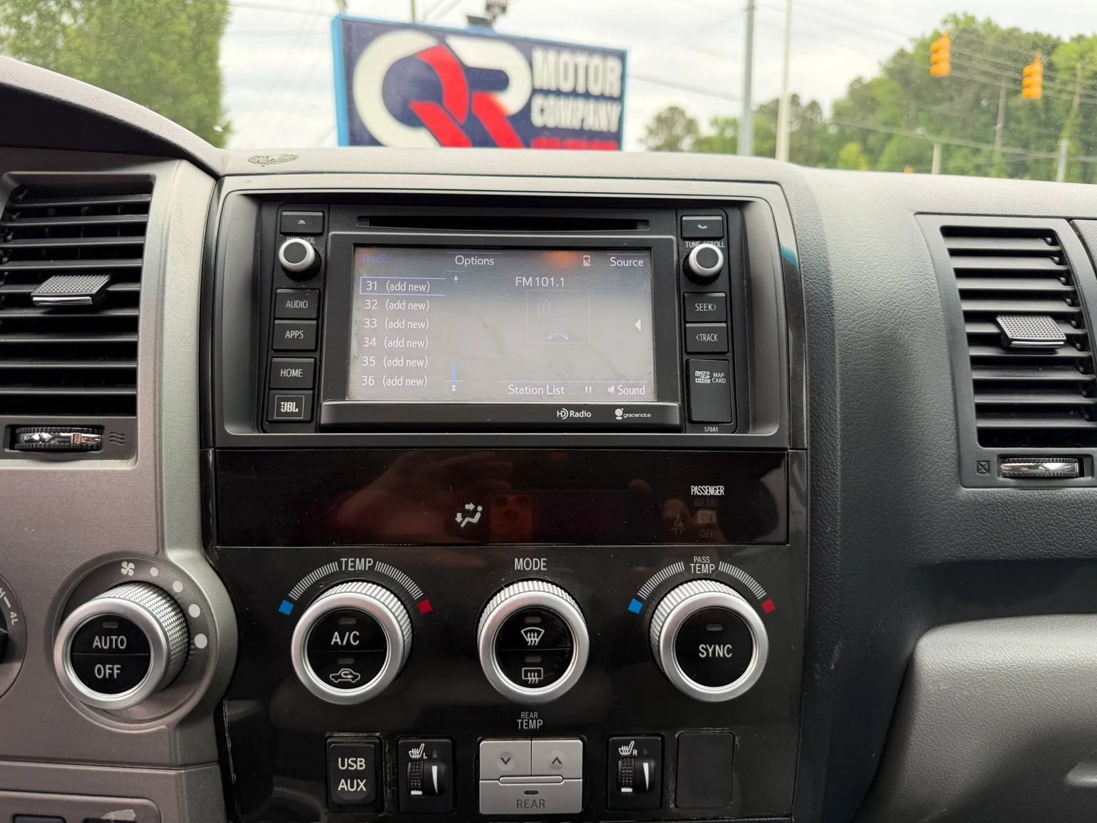 Used 2014 Toyota Sequoia Limited AWD/4WD image 9