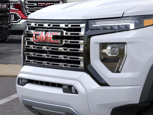 New 2026 GMC Canyon Denali AWD/4WD image 15
