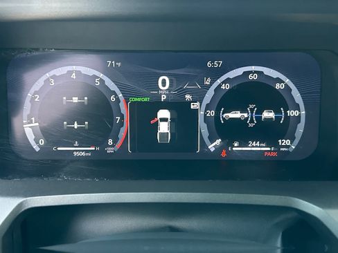 Used 2025 Toyota Tacoma Limited AWD/4WD image 14