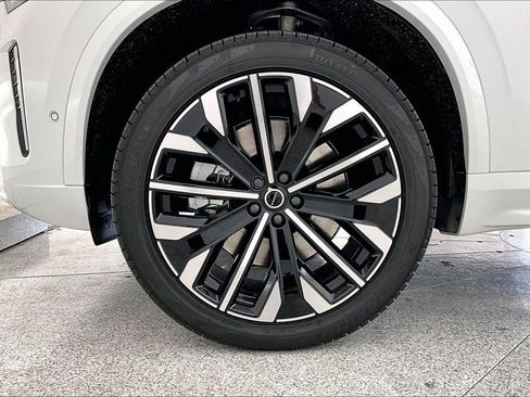 New 2026 Volvo XC90 T8 Plus image 24