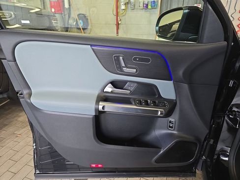 New 2026 Mercedes-Benz GLB 250 image 28