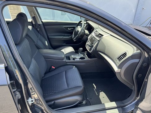 Used 2016 Nissan Altima 2.5 SV w/ Convenience Package FWD image 12