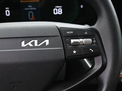Used 2025 Kia K4 FWD image 19