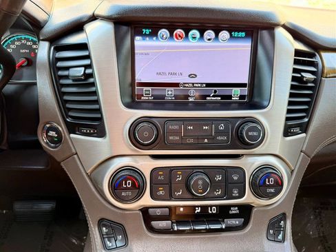 Used 2017 GMC Yukon XL Denali w/ Open Road Package AWD/4WD image 20