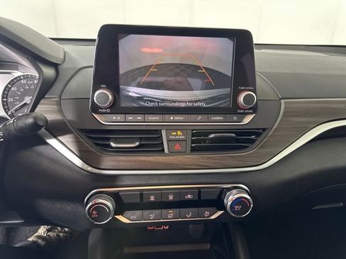 Used 2024 Nissan Altima 2.5 SV image 22