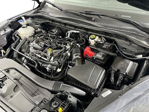 Used 2022 Ford Escape SE w/ SE Sport Appearance Package image 28