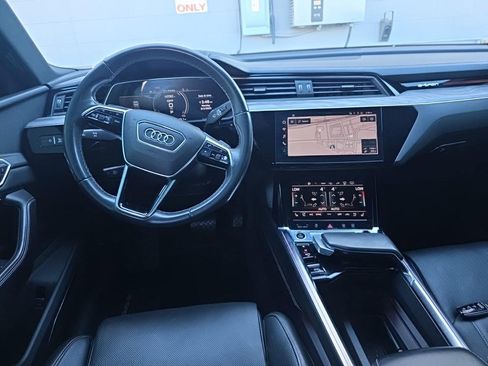 Used 2024 Audi Q8 e-tron Prestige w/ Prestige Package AWD/4WD image 3