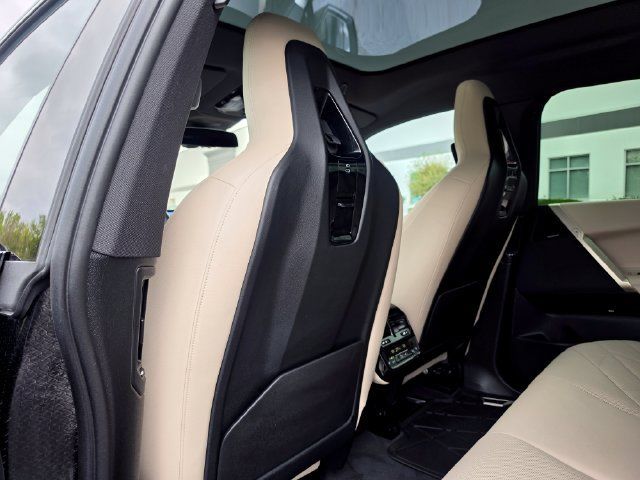Used 2024 BMW iX xDrive50 w/ Premium Package AWD/4WD image 36