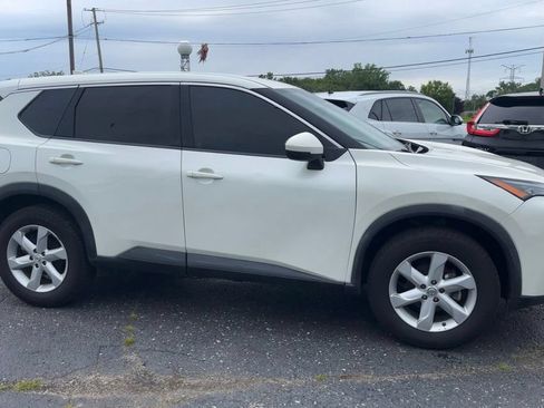 Used 2022 Nissan Rogue SV AWD/4WD image 6