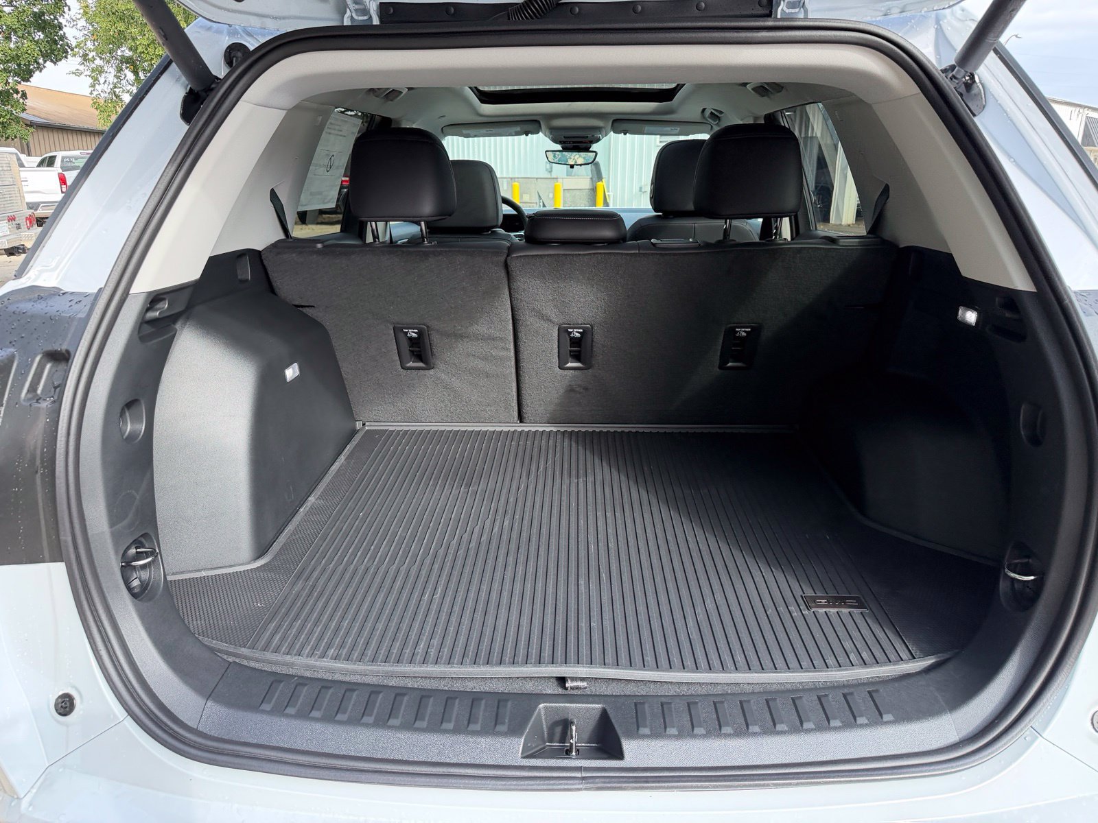 New 2027 GMC Terrain Denali w/ LPO, Floor Liner Package AWD/4WD image 36