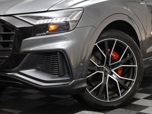 Used 2020 Audi Q8 Prestige w/ Prestige Package image 3