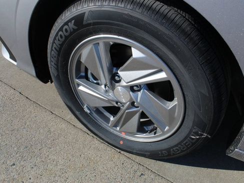 New 2026 Hyundai Elantra SE image 3