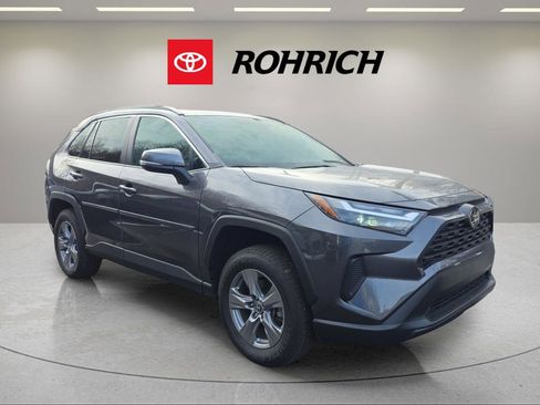 Used 2022 Toyota RAV4 XLE image 7