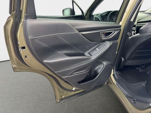 Used 2022 Subaru Forester Touring image 16