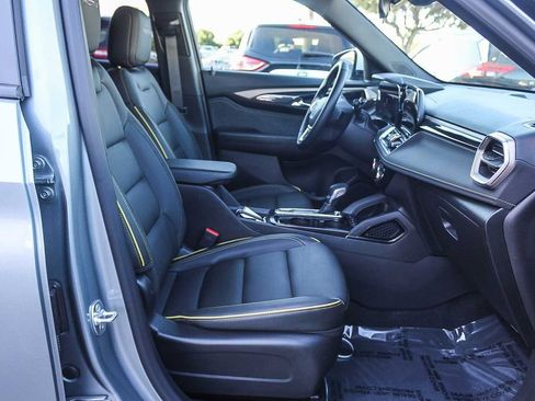 Used 2025 Chevrolet TrailBlazer ACTIV w/ Driver Confidence Package image 16