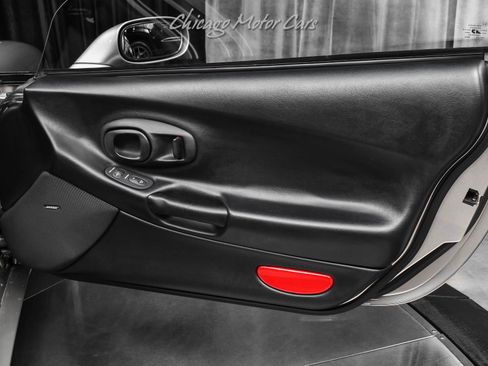 Used 1999 Chevrolet Corvette Coupe w/ Lighting Pkg RWD image 23