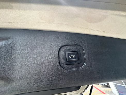 Used 2014 Chevrolet Equinox LTZ FWD image 11