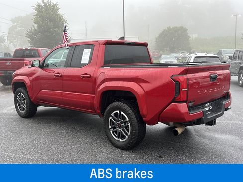 Used 2024 Toyota Tacoma TRD Sport image 7