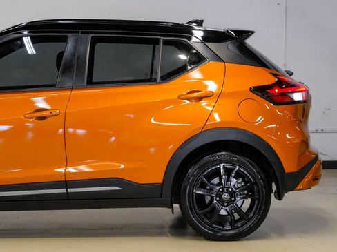 Used 2023 Nissan Kicks SR FWD image 17