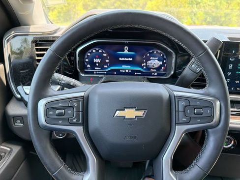 Used 2024 Chevrolet Silverado 1500 LT AWD/4WD image 17