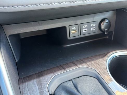 Certified 2025 Toyota Highlander Limited image 18