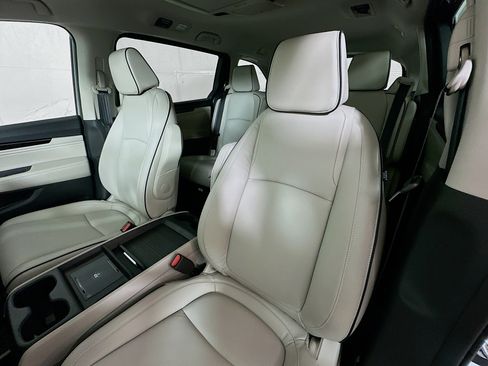 New 2026 Honda Odyssey Touring image 19