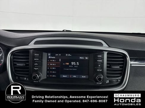 Used 2020 Kia Sorento LX AWD/4WD image 6