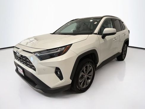 Used 2022 Toyota RAV4 Limited AWD/4WD image 3